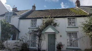 leahs cottage facade